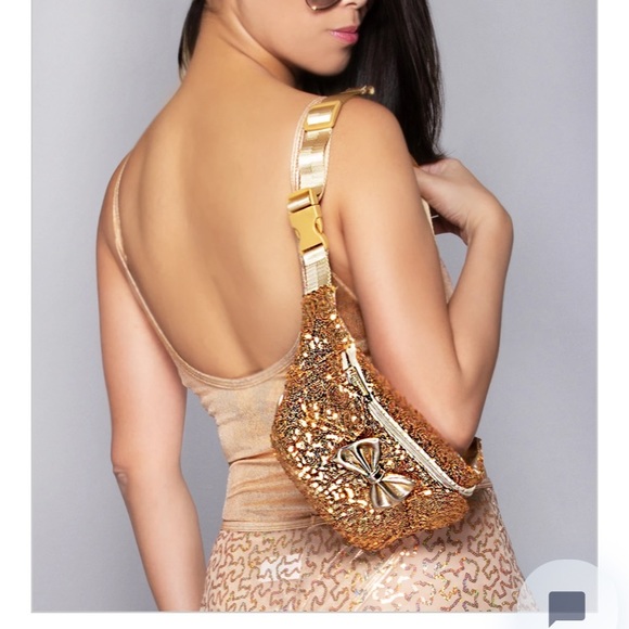 Loungefly Handbags - Loungefly Minnie Mouse gold sequin Fanny pack